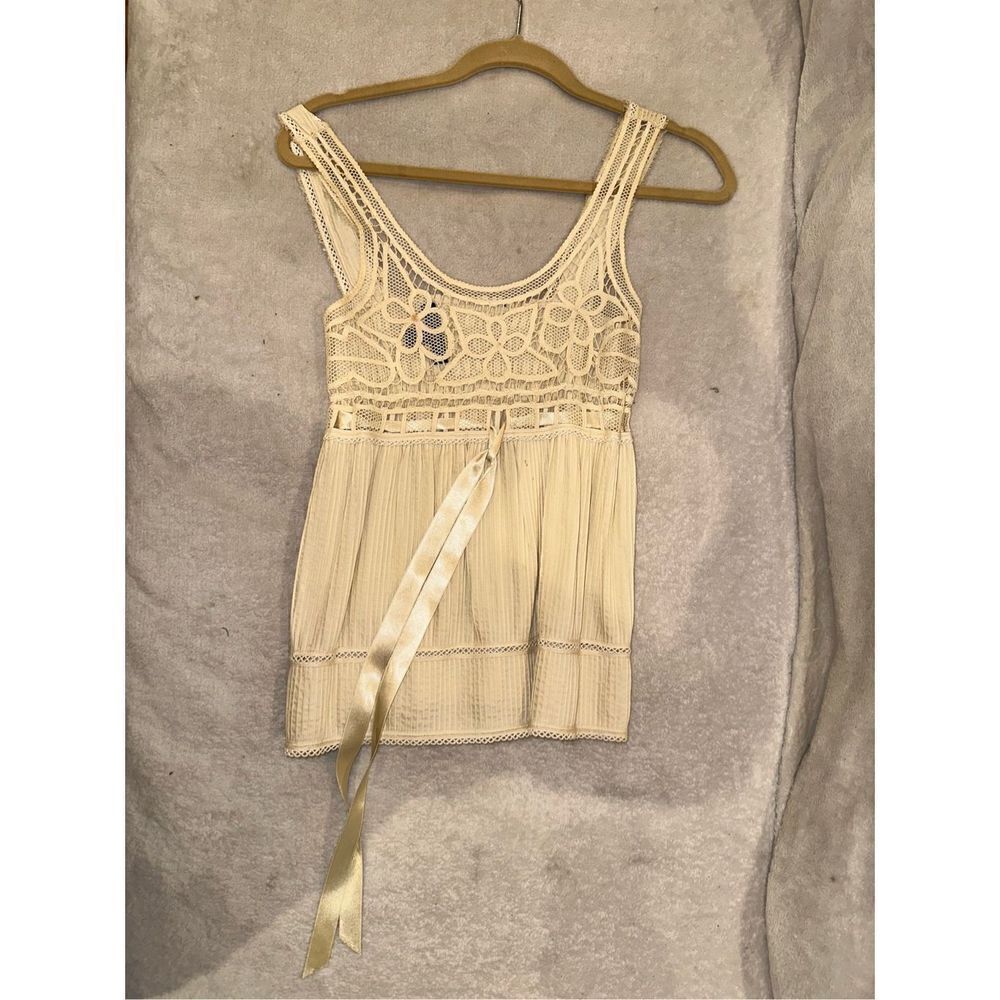 Betsey johnson size 2 tank top women’s tan